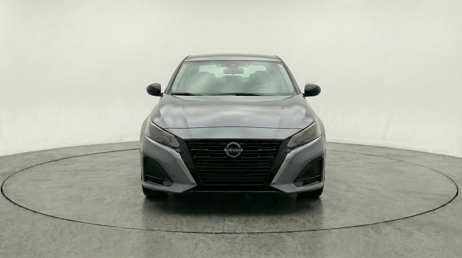 Used 2025 Nissan Altima 2.5 SV image 2