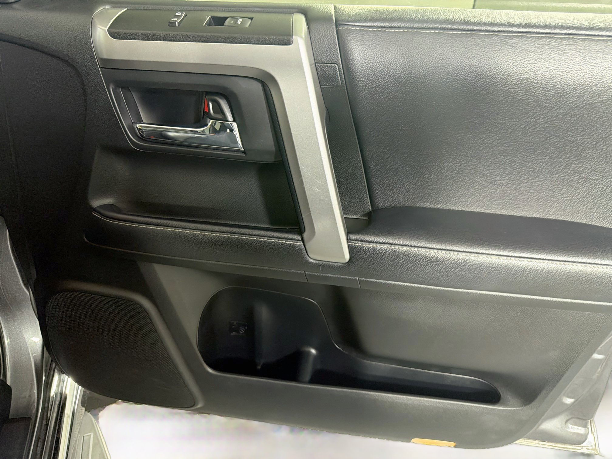 Used 2020 Toyota 4Runner Limited AWD/4WD image 32