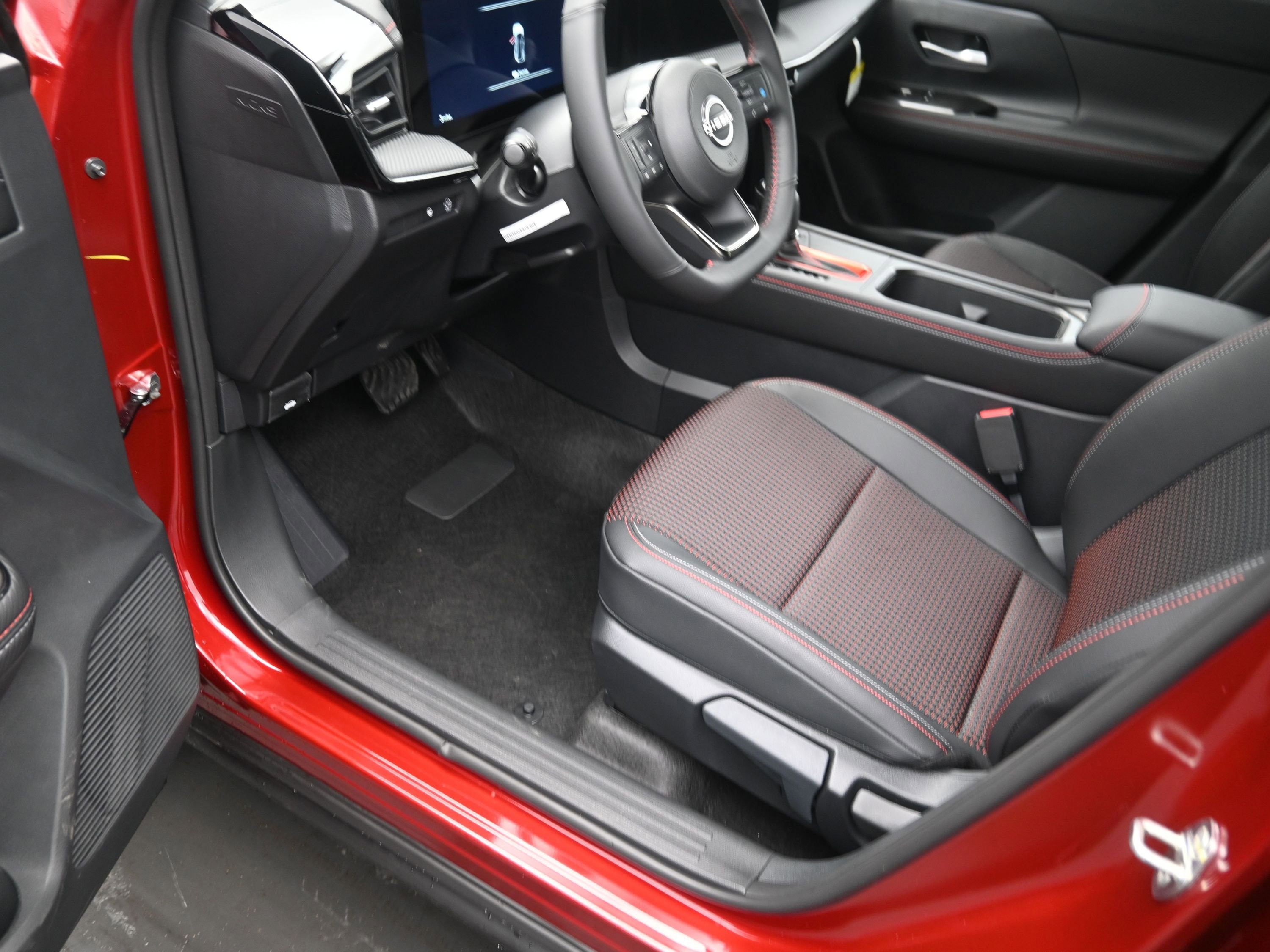 New 2026 Nissan Kicks SR image 12