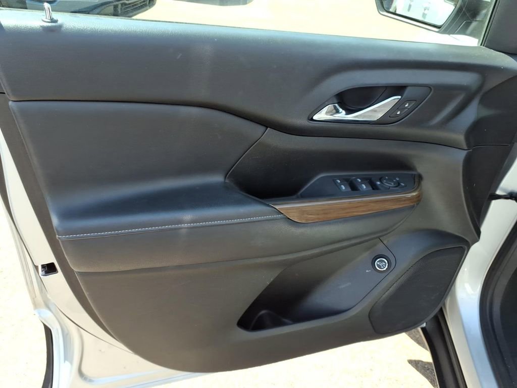 Used 2018 GMC Acadia SLE w/ LPO, Protection Package FWD image 13