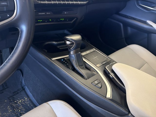 Used 2019 Lexus UX 250h w/ Premium Package AWD/4WD image 20