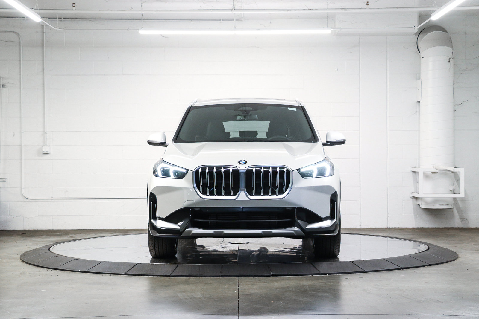 New 2026 BMW X1 xDrive28i w/ Convenience Package AWD/4WD image 2