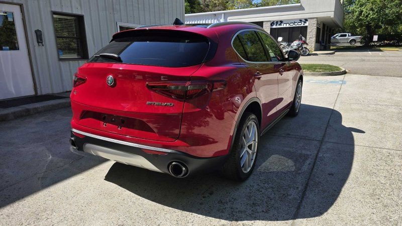 Used 2019 Alfa Romeo Stelvio Ti AWD/4WD image 5