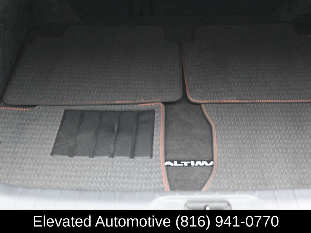 Used 2023 Nissan Altima 2.5 SR w/ SR Premium Package image 12
