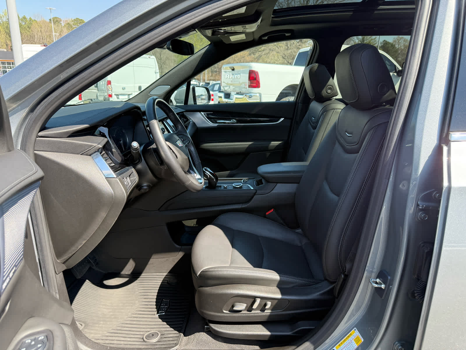 Used 2024 Cadillac XT6 Premium Luxury FWD image 12