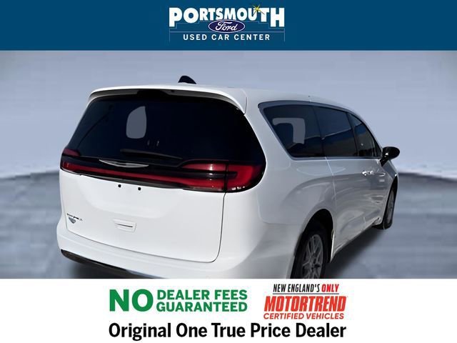Used 2024 Chrysler Pacifica Touring-L image 31
