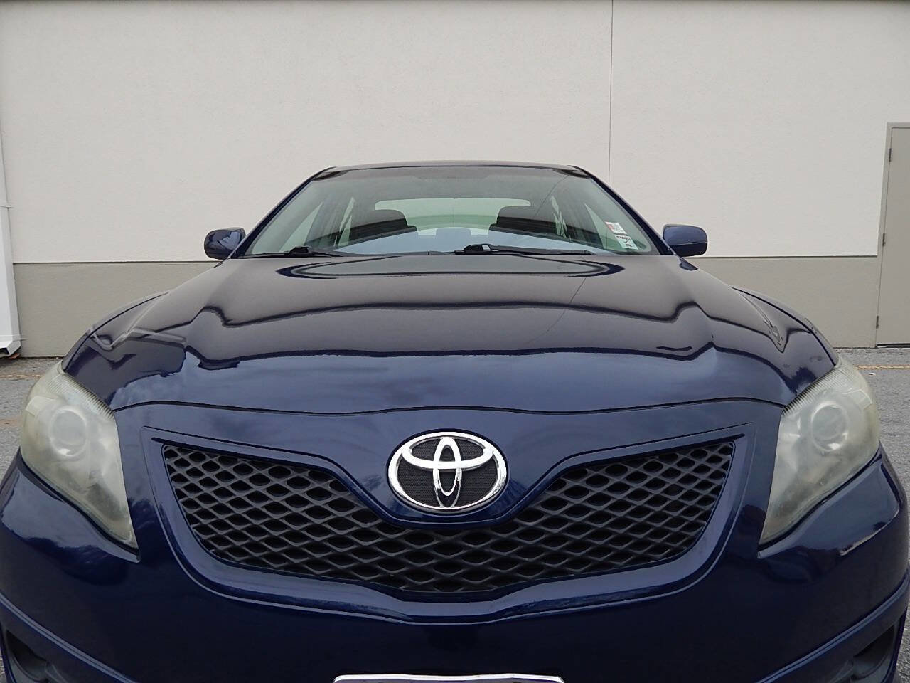 Used 2011 Toyota Camry SE w/ SE Extra-Value Pkg #1 FWD image 9