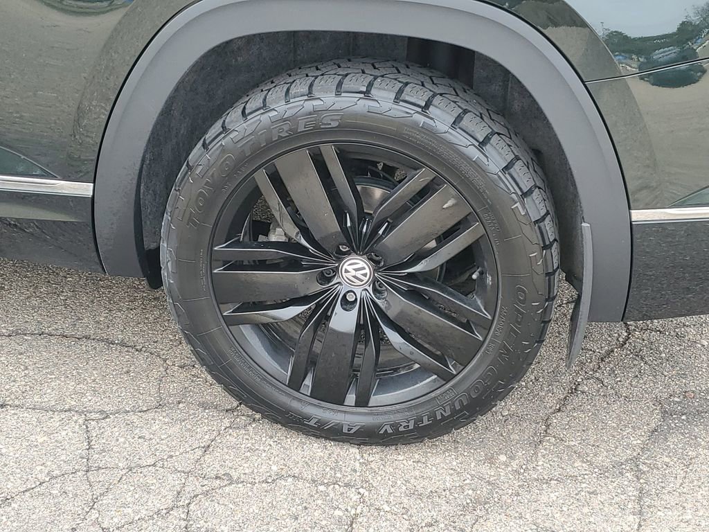 Used 2021 Volkswagen Atlas SEL Premium image 36