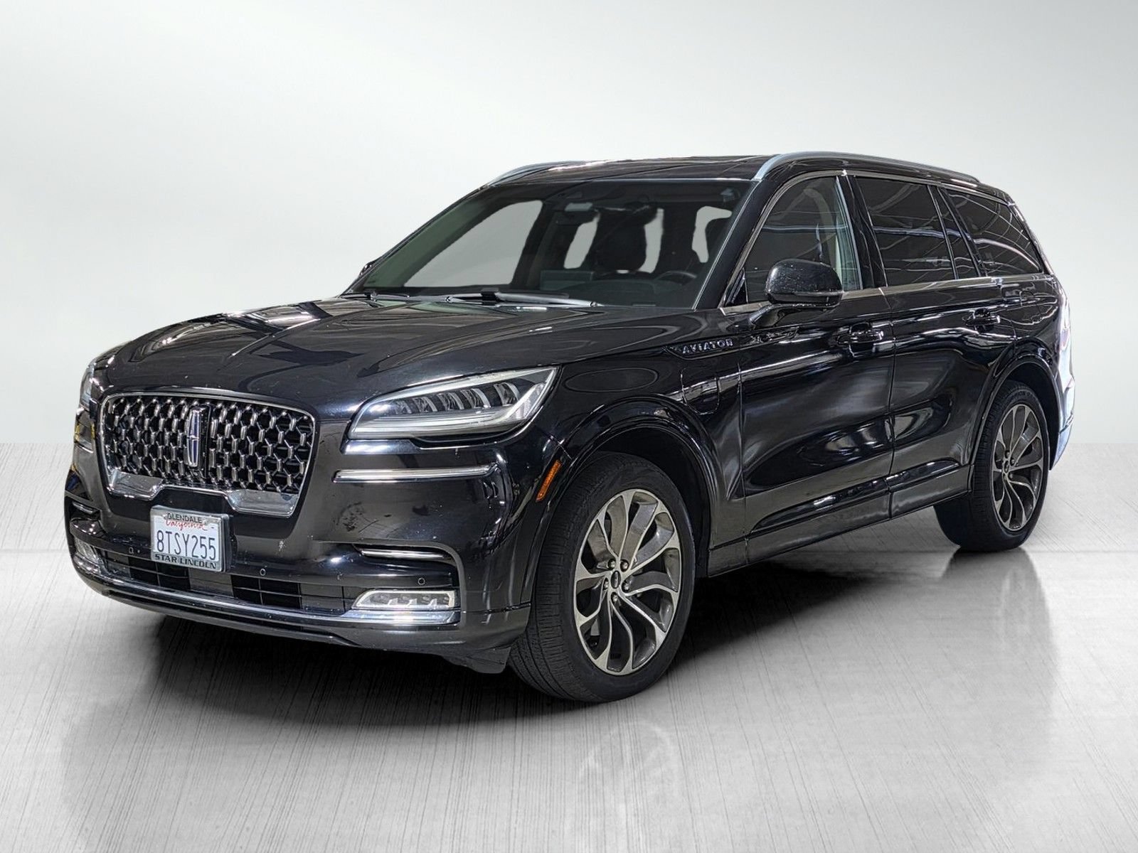 Used 2020 Lincoln Aviator Grand Touring w/ Elements Package Plus AWD/4WD image 3