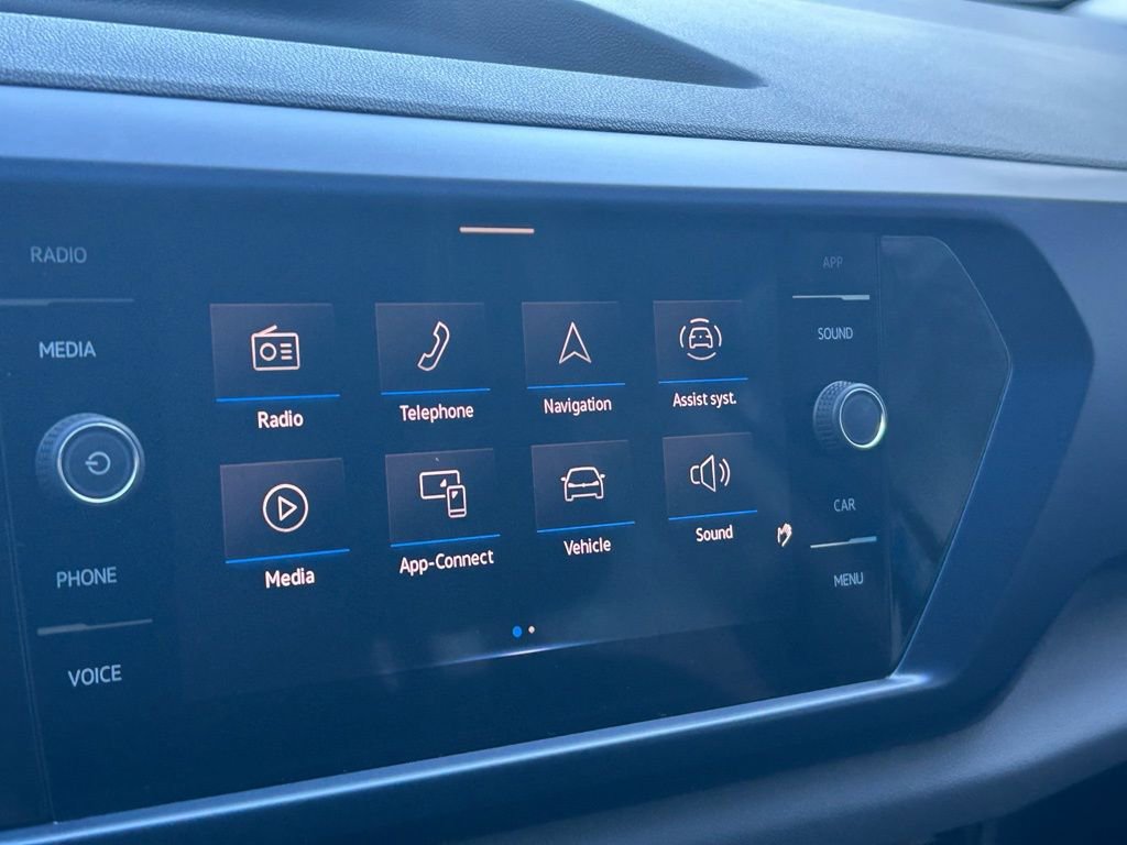 Certified 2023 Volkswagen Taos SE image 16