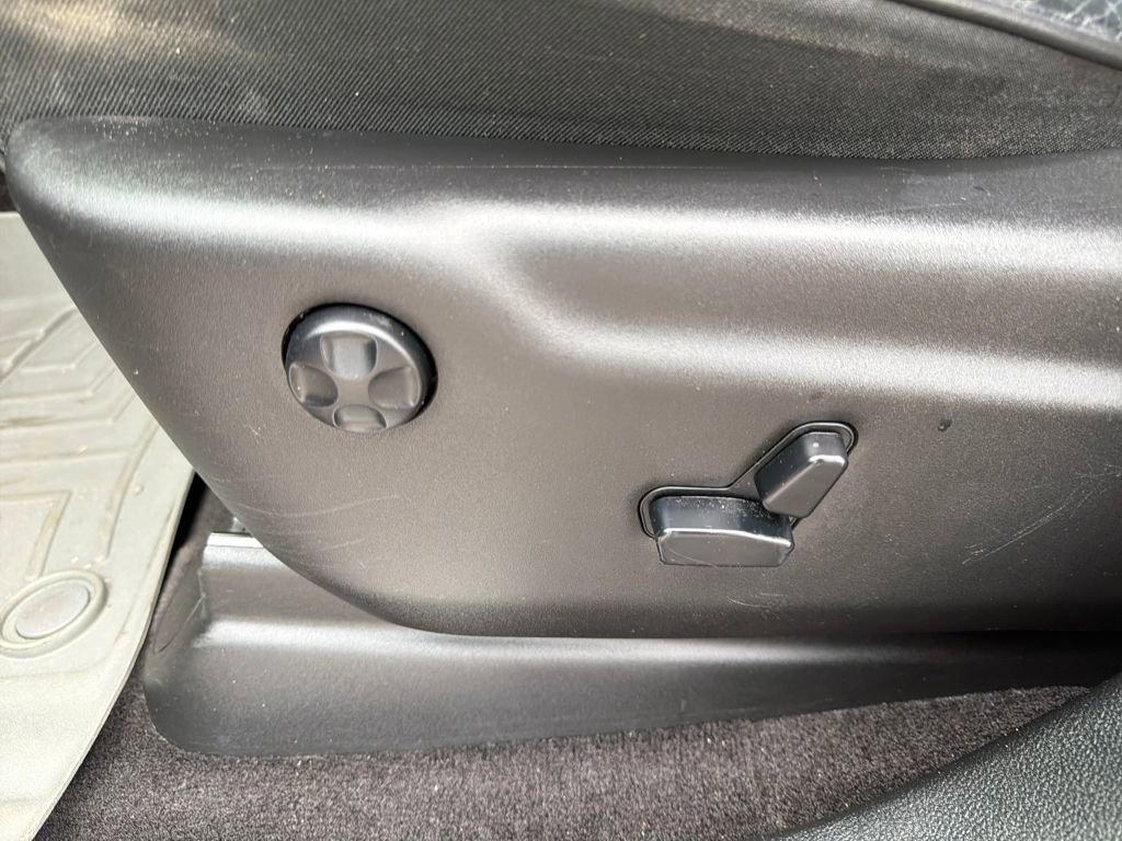 Used 2018 Jeep Grand Cherokee Overland w/ Trailer Tow Group IV image 19