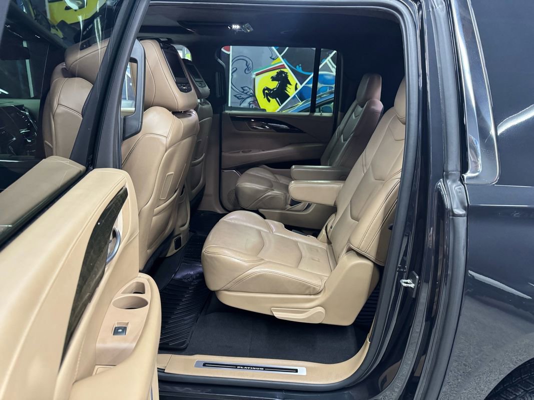 Used 2019 Cadillac Escalade ESV Platinum image 12