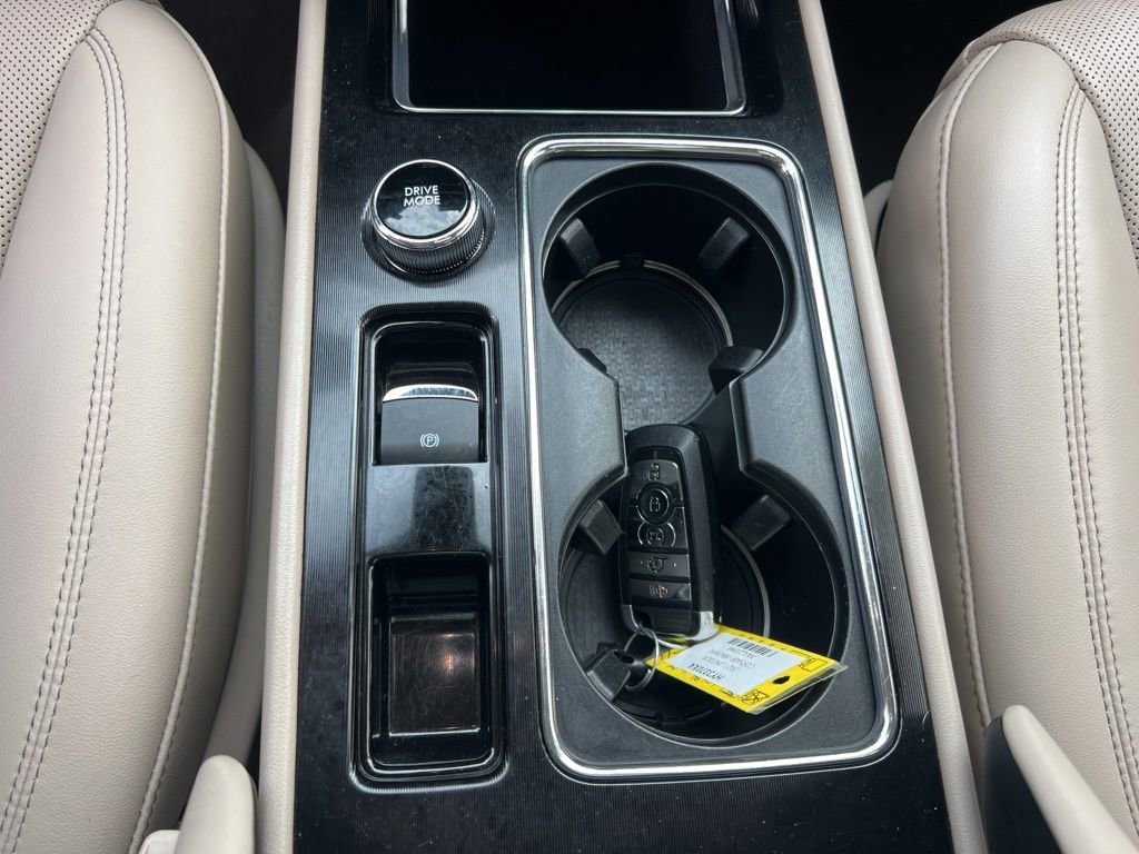 Used 2021 Lincoln Corsair AWD w/ Premium Package image 17