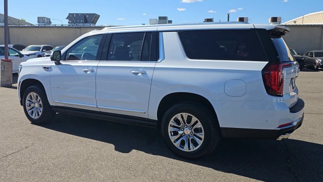 New 2026 GMC Yukon XL Denali w/ Sun & Power Step Package AWD/4WD image 7