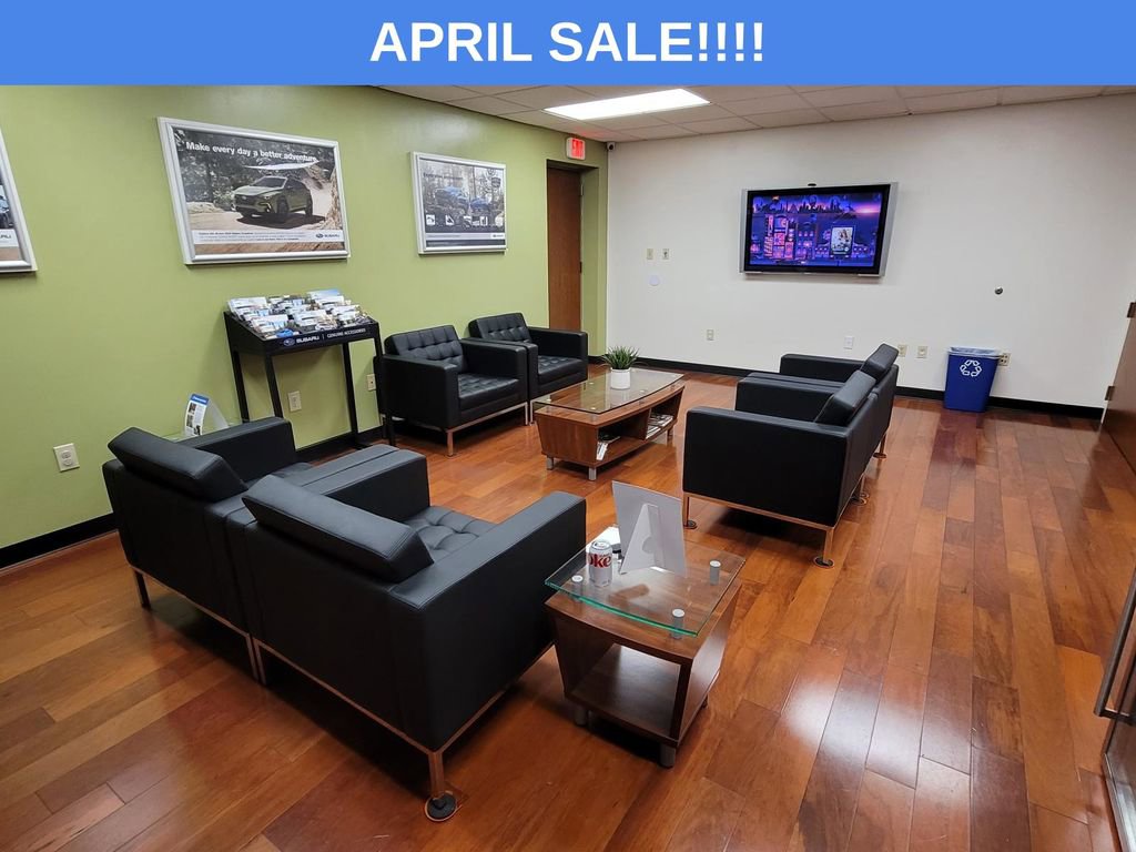 Used 2025 Chevrolet Trax RS w/ Sunroof Package image 11