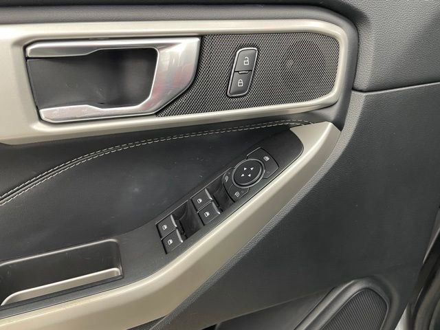 Used 2022 Ford Explorer XLT w/ Equipment Group 202A image 12