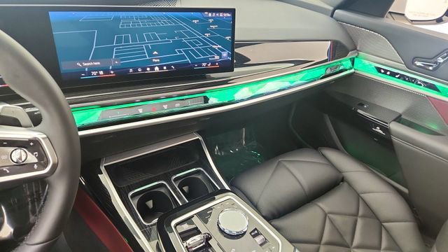 Used 2025 BMW 740i image 43