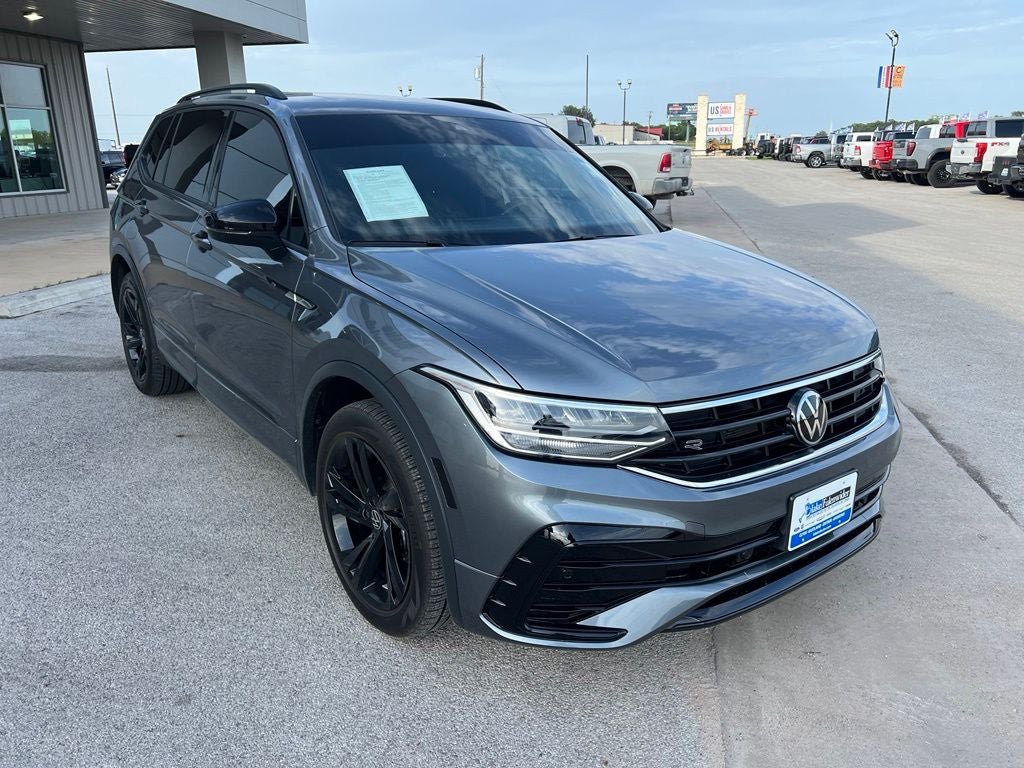 Used 2024 Volkswagen Tiguan SE R-Line w/ MDO Package, Three-Row FWD image 8