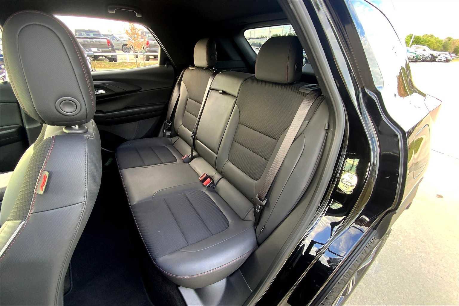 Used 2021 Chevrolet TrailBlazer RS w/ Technology Package image 20