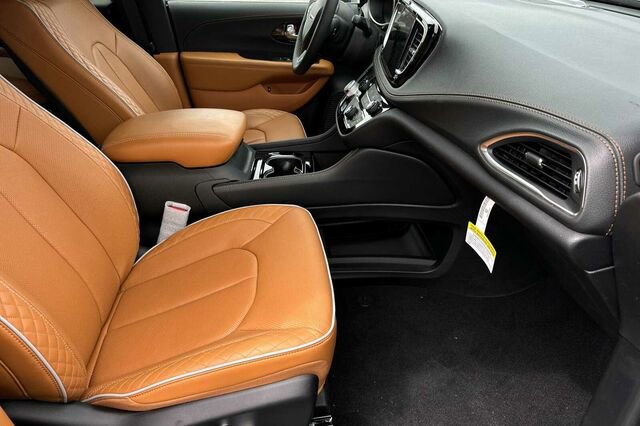 New 2023 Chrysler Pacifica Pinnacle image 17