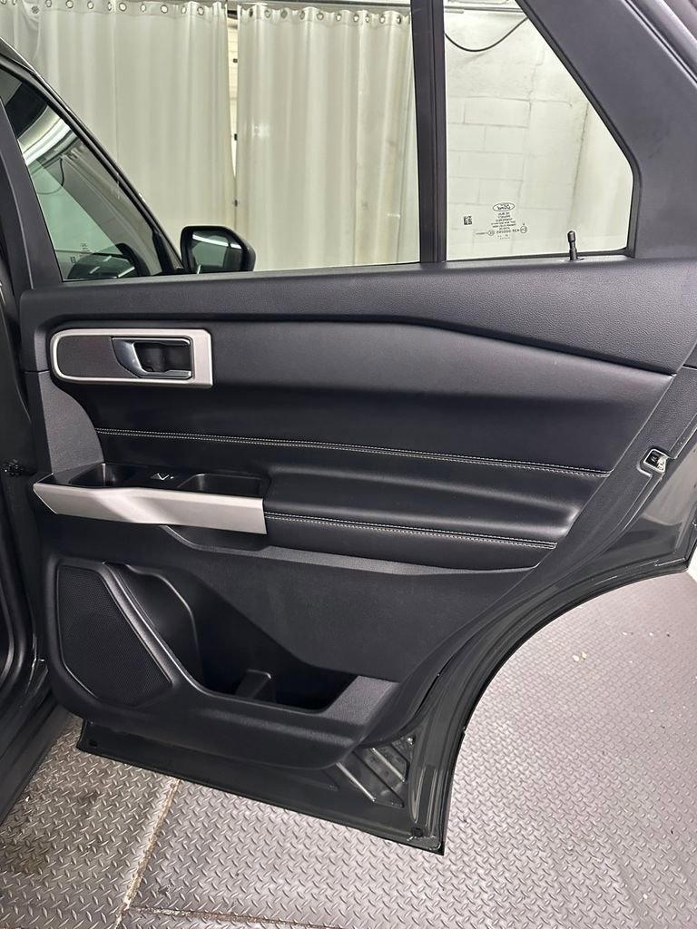 Used 2022 Ford Explorer XLT w/ Equipment Group 202A image 36