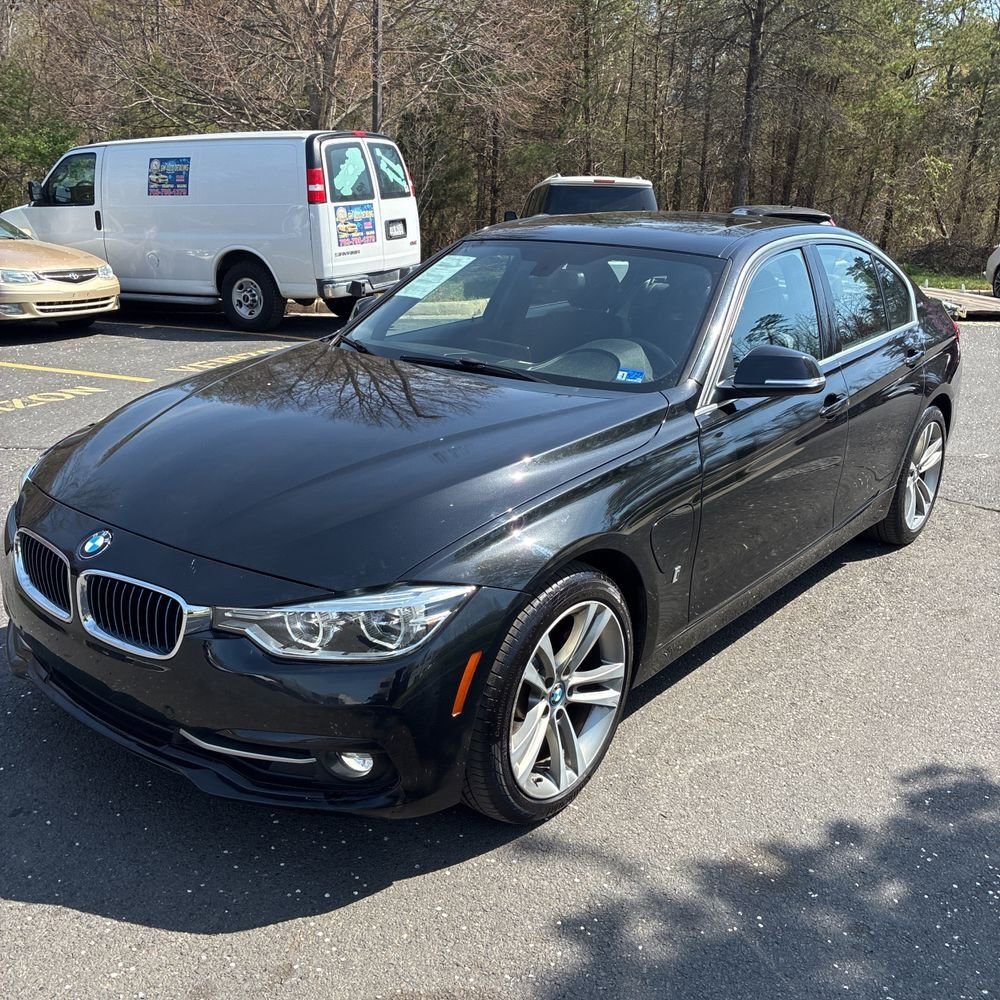 Used 2017 BMW 330e image 2