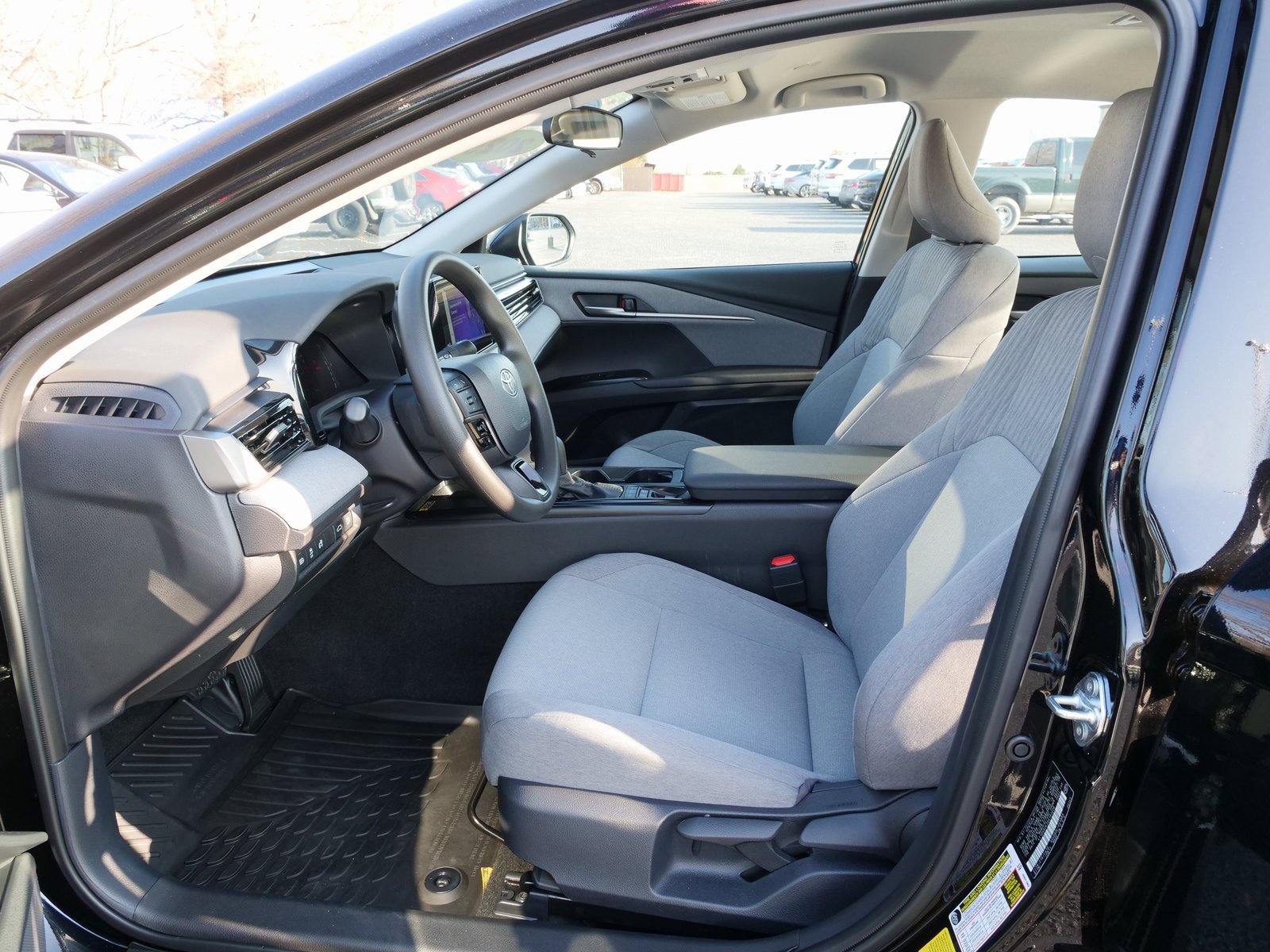 Used 2025 Toyota Camry LE image 17