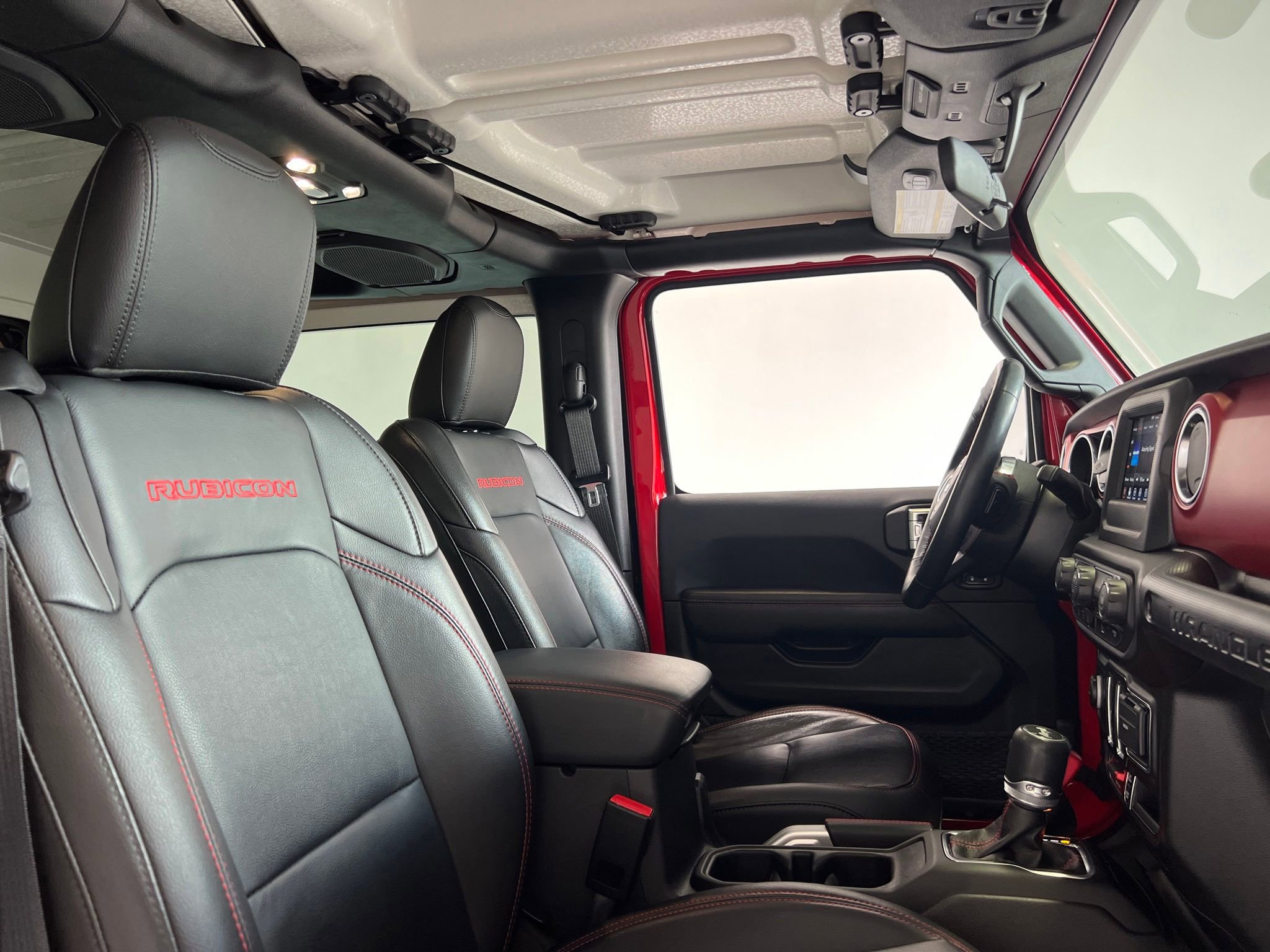 Used 2021 Jeep Wrangler Rubicon w/ Cold Weather Group AWD/4WD image 15
