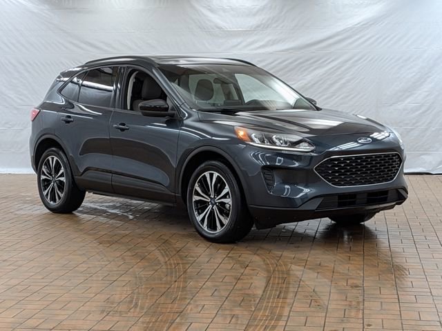 Certified 2022 Ford Escape SE w/ SE Sport Appearance Package image 1