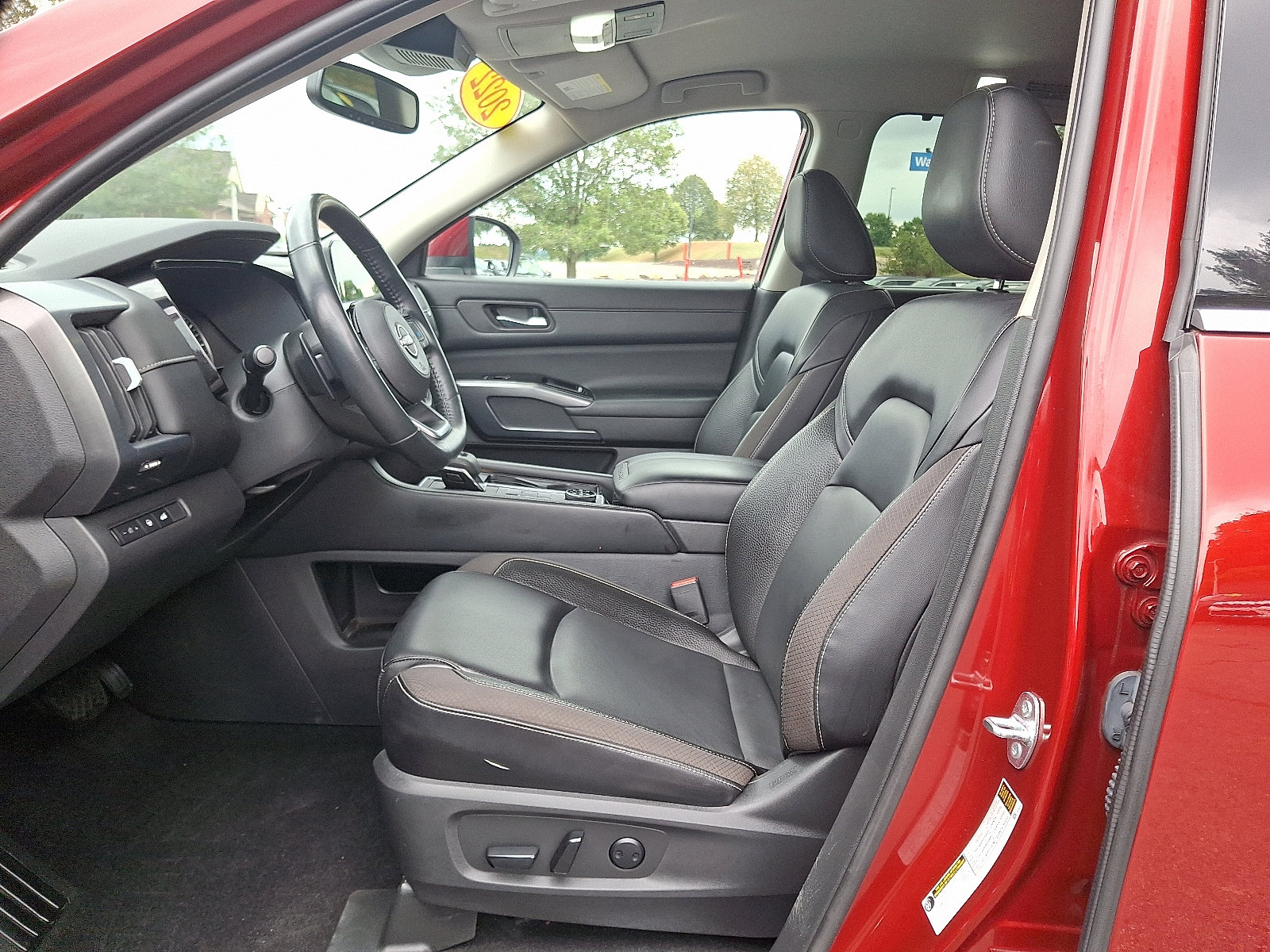 Used 2022 Nissan Pathfinder SL image 13