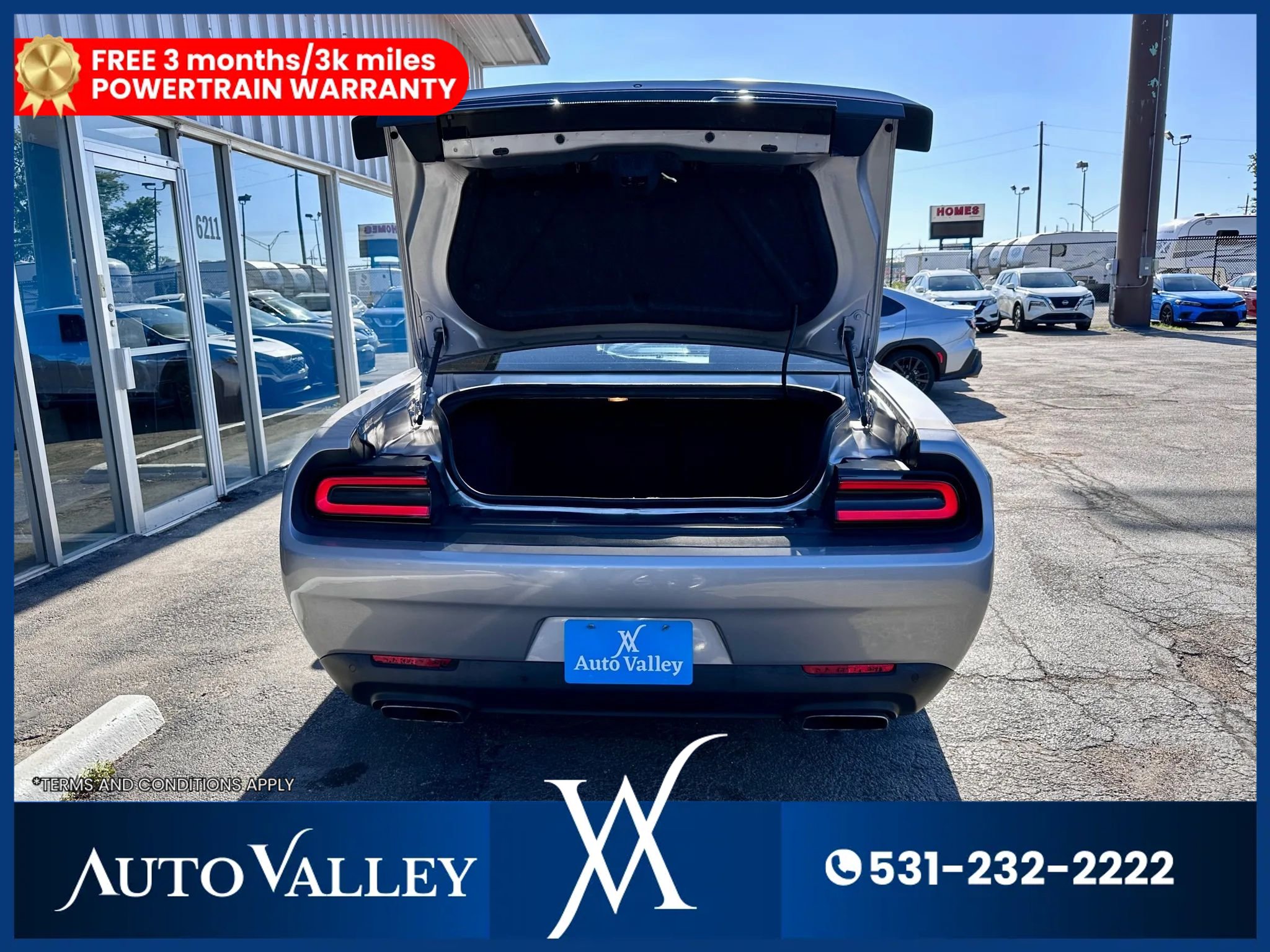 Used 2017 Dodge Challenger R/T RWD image 28