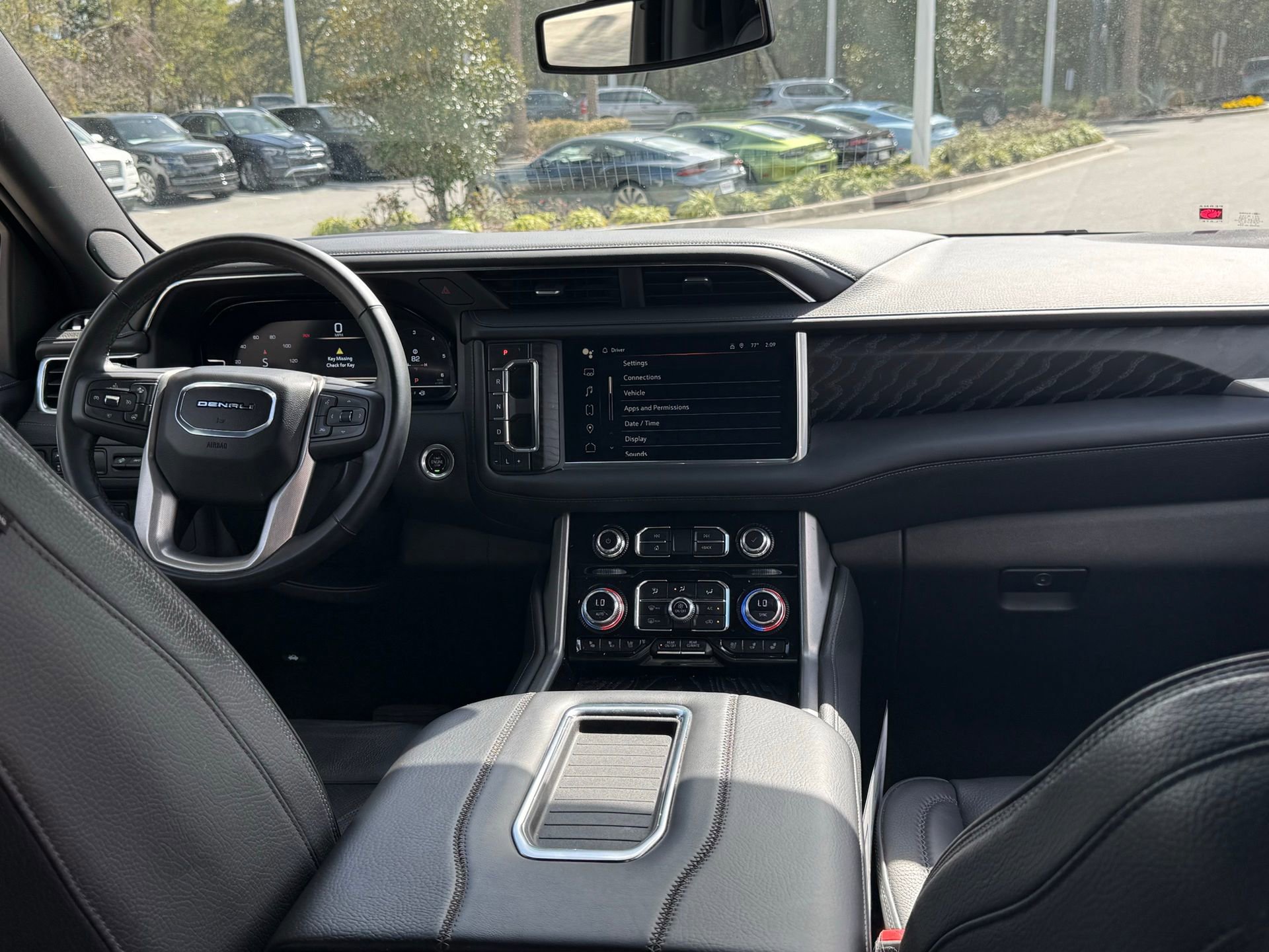 Used 2023 GMC Yukon XL Denali image 25