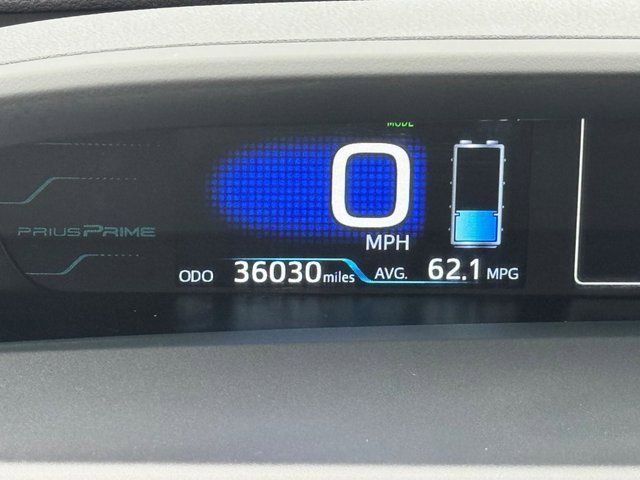 Used 2019 Toyota Prius Prime Premium image 25