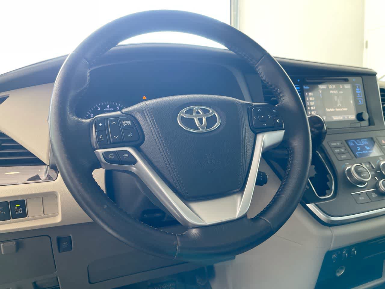 Used 2015 Toyota Sienna XLE w/ XLE Navigation Package AWD/4WD image 14
