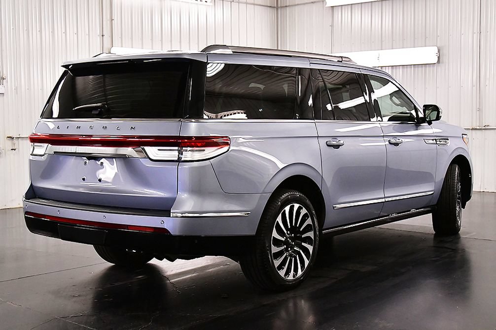 Used 2023 Lincoln Navigator L Black Label AWD/4WD image 7
