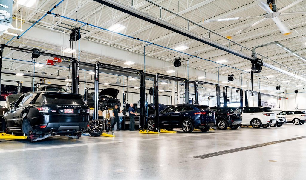 New 2025 Land Rover Range Rover SE image 33