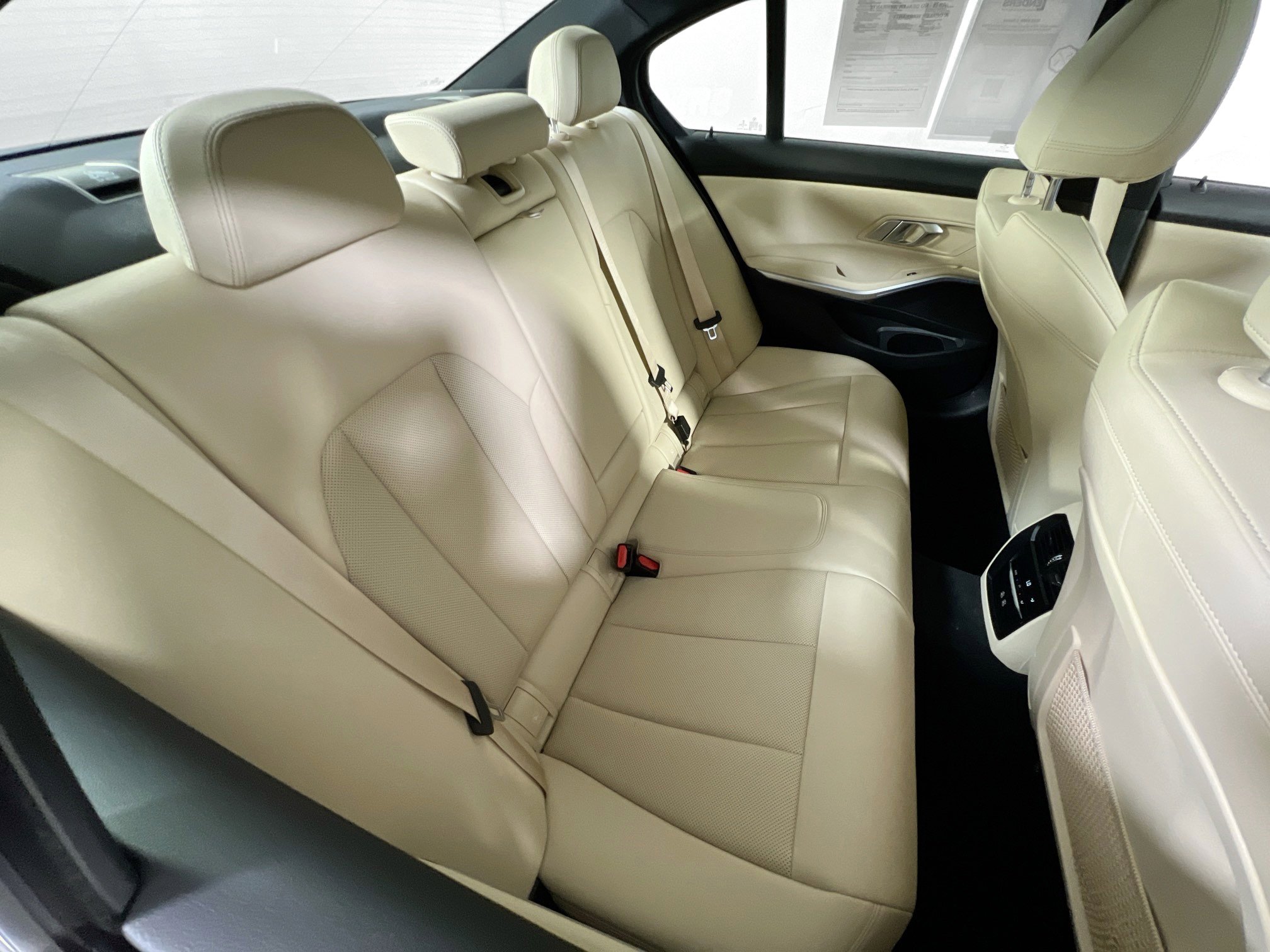 Used 2022 BMW 330e xDrive w/ Driving Assistance Package image 27