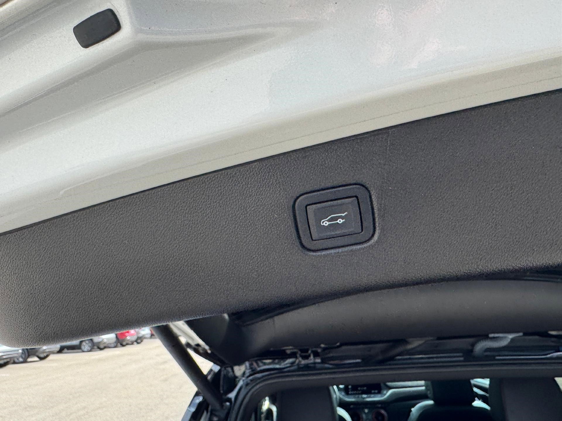 Certified 2023 Chevrolet Blazer RS w/ Driver Confidence II Package image 16