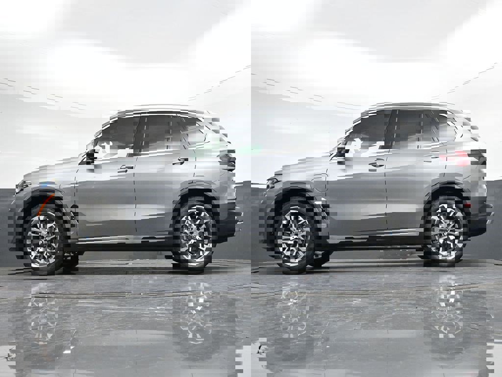 Used 2026 BMW X5 xDrive50e w/ Climate Comfort Package image 30