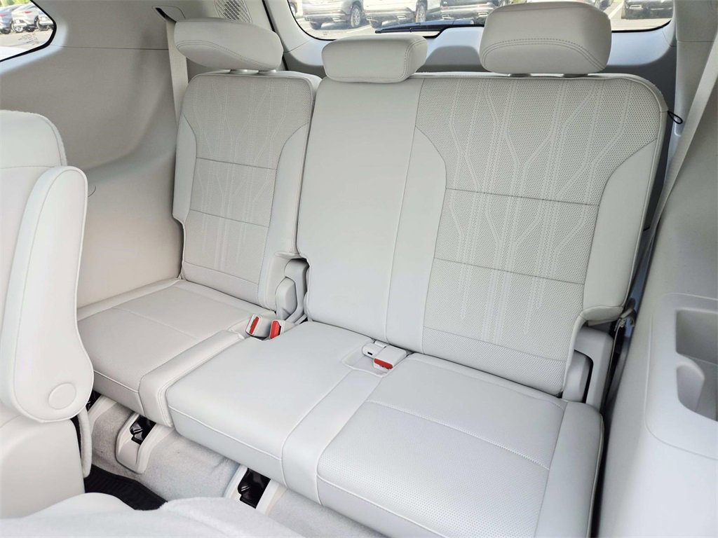 New 2026 Buick Enclave Avenir w/ Super Cruise Package image 16