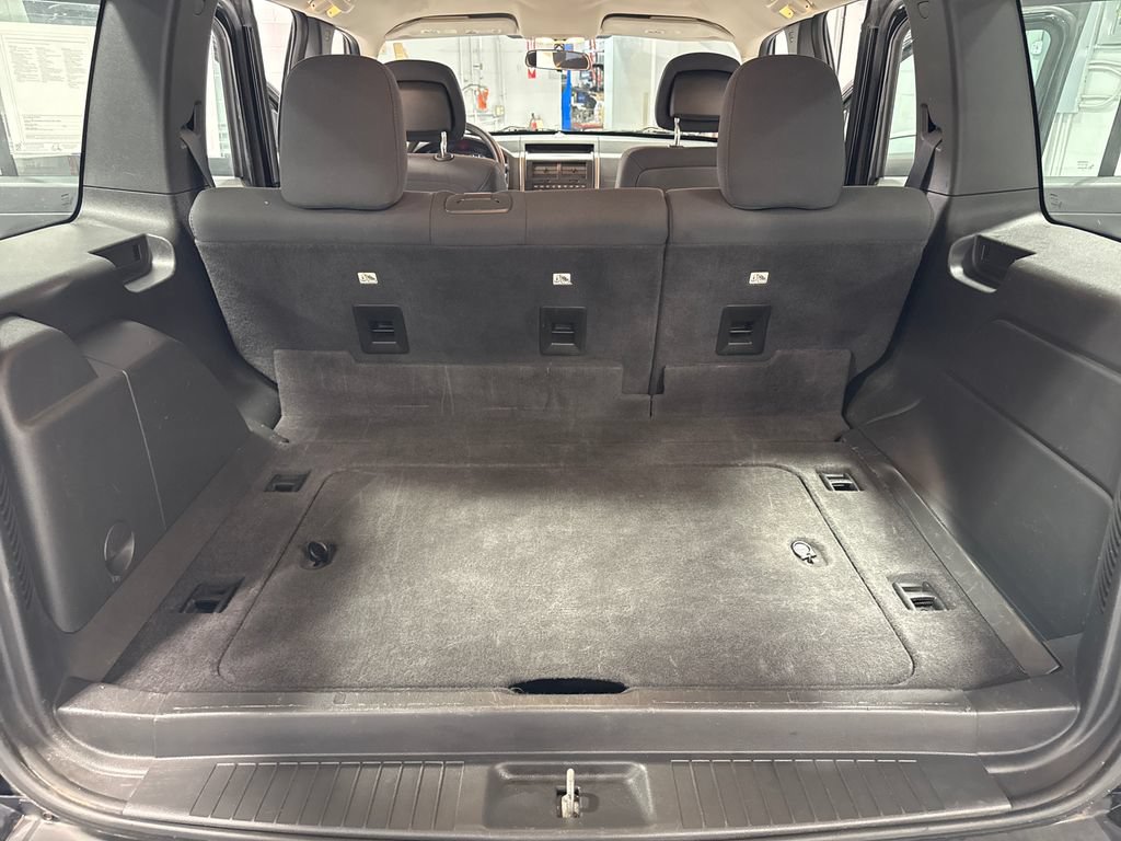 Used 2012 Jeep Liberty Sport AWD/4WD image 39
