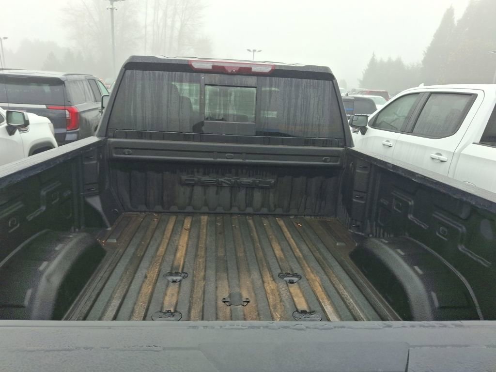 Used 2021 GMC Sierra 3500 Denali w/ Denali Black Diamond Edition image 10