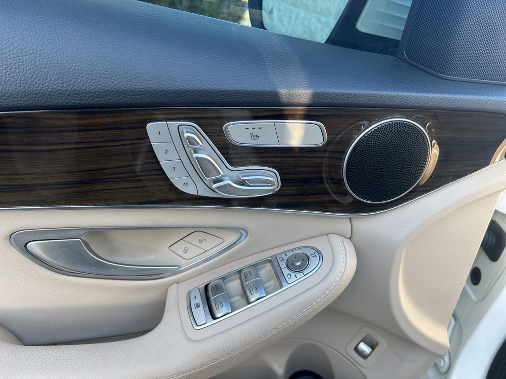 Used 2017 Mercedes-Benz C 300 4MATIC Sedan image 7