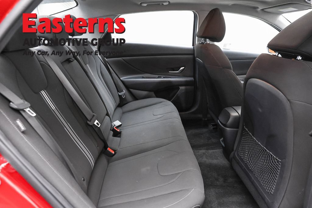 Used 2025 Hyundai Elantra SEL FWD image 24