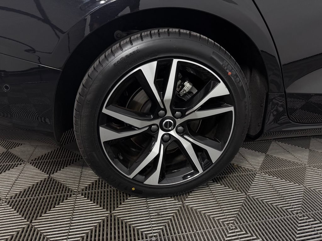 Used 2025 Volvo S60 B5 Plus FWD image 10