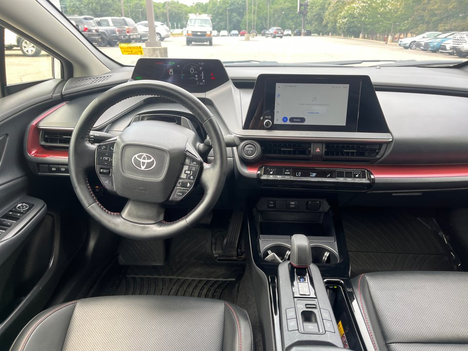 Used 2025 Toyota Prius Plug-In Hybrid FWD image 23