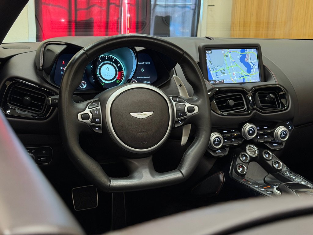 Used 2021 Aston Martin V8 Vantage Roadster image 30