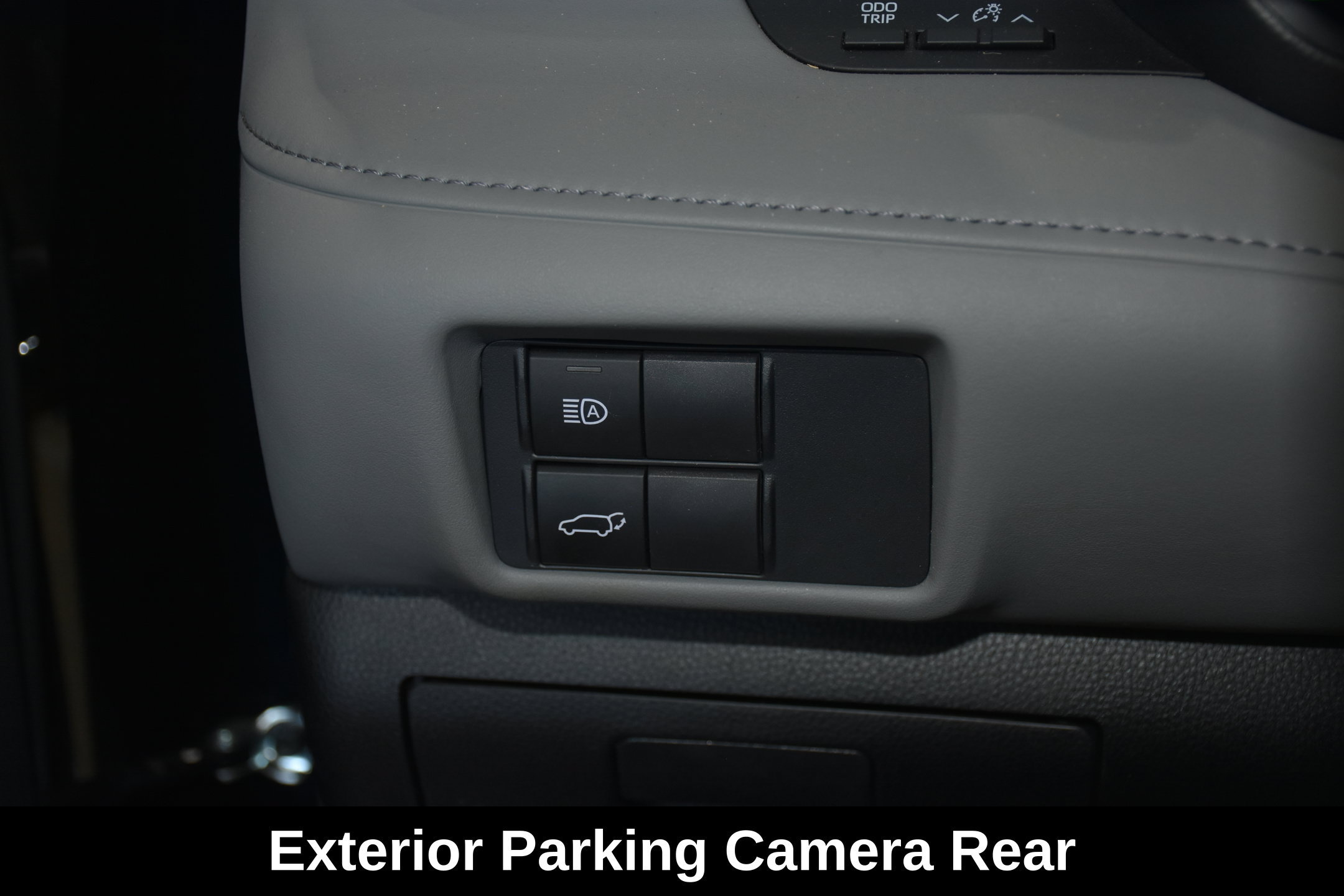 Used 2021 Toyota Highlander XLE AWD/4WD image 13