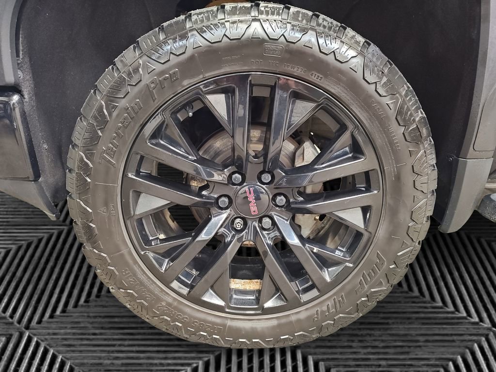 Used 2019 GMC Sierra 1500 Denali w/ Driver Alert Package II AWD/4WD image 14