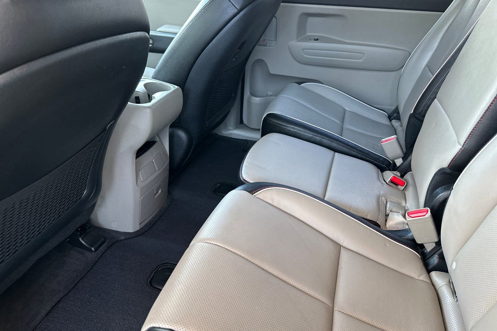 Used 2021 Kia Sedona EX image 13